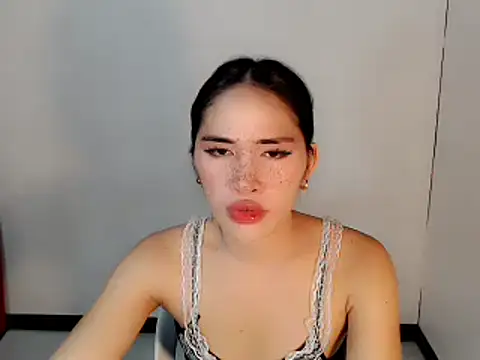 urasiankylie online show from April 25, 2026, 8:50 pm