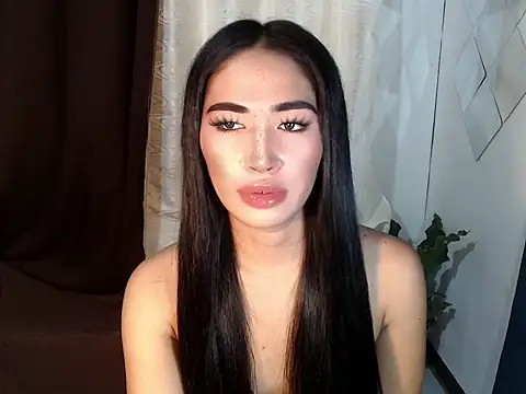urasiankylie online show from May 19, 2026, 2:01 pm