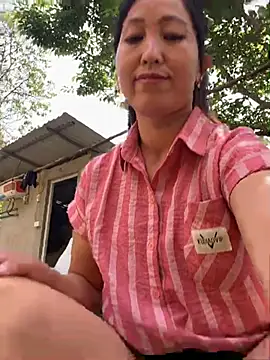 Huonglyna online show from May 7, 2026, 1:55 am
