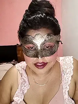Maskedcurves online show from May 2, 2026, 4:12 pm