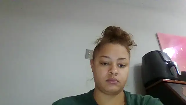 madzbailey online show from April 9, 2026, 3:28 pm