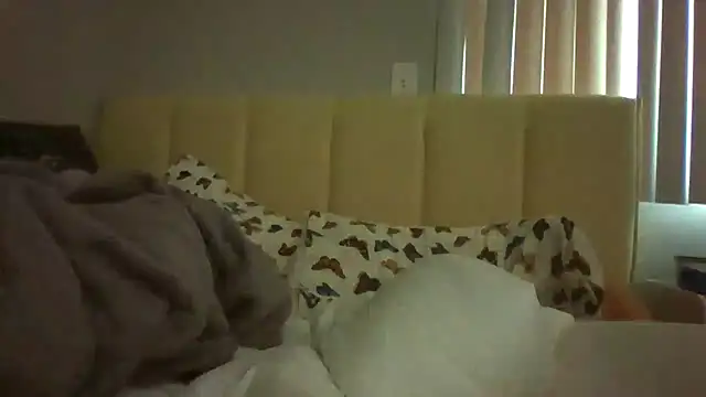 Snapshot of madzbailey chatting on July 4, 2026, 2:12 pm madzbailey online show from July 4, 2026, 2:12 pm