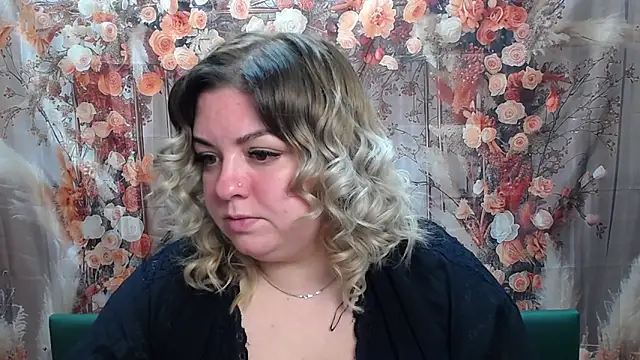 Snapshot of AdelinaMaster chatting on April 14, 2026, 5:19 pm AdelinaMaster online show from April 14, 2026, 5:19 pm