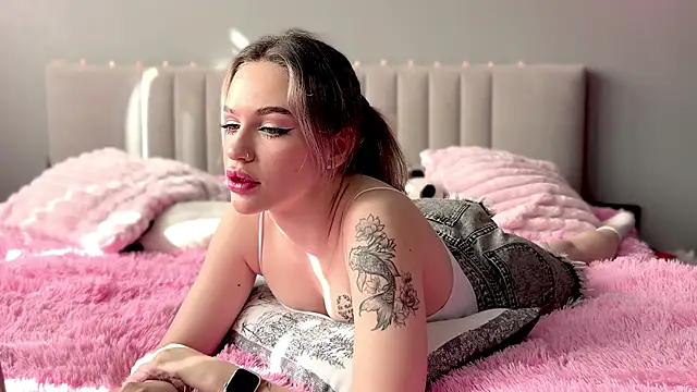 StacyStone online show from April 16, 2026, 6:14 am