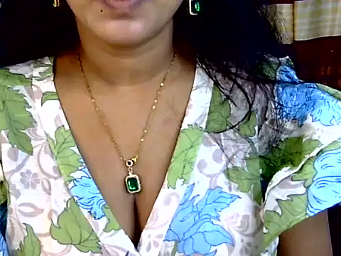 Snapshot of Noor_Zarin chatting on April 13, 2026, 5:18 pm Noor Zarin online show from April 13, 2026, 5:18 pm