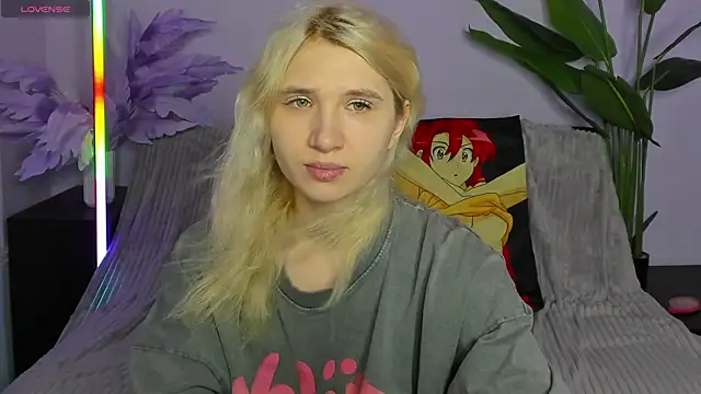 Kitty Blondie online show from April 6, 2026, 2:20 am