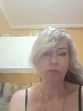 Snapshot of TaynaSecret chatting on June 20, 2026, 8:44 pm TaynaSecret online show from June 20, 2026, 8:44 pm
