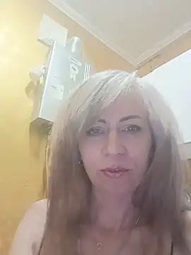 Snapshot of TaynaSecret chatting on June 21, 2026, 8:55 pm TaynaSecret online show from June 21, 2026, 8:55 pm