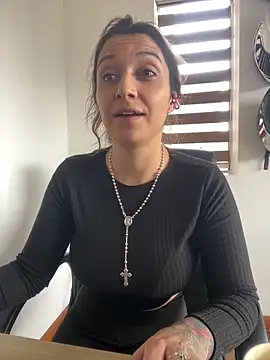 Snapshot of Isabella_varella- chatting on May 11, 2026, 1:39 pm Isabella varella- online show from May 11, 2026, 1:39 pm
