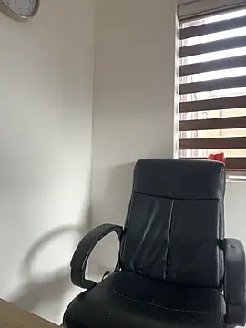 Snapshot of Isabella_varella- chatting on May 12, 2026, 1:30 pm Isabella varella- online show from May 12, 2026, 1:30 pm