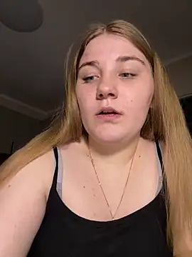 Snapshot of Flowers454 chatting on April 2, 2026, 10:07 pm Flowers454 online show from April 2, 2026, 10:07 pm