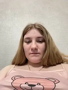 Snapshot of Flowers454 chatting on April 5, 2026, 9:34 pm Flowers454 online show from April 5, 2026, 9:34 pm