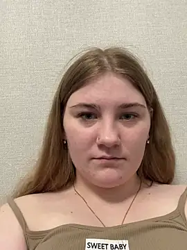 Snapshot of Flowers454 chatting on April 7, 2026, 10:53 pm Flowers454 online show from April 7, 2026, 10:53 pm