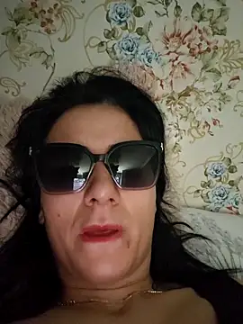 Snapshot of sara_41 chatting on April 5, 2026, 8:22 am sara 41 online show from April 5, 2026, 8:22 am