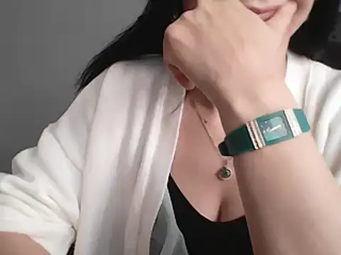 sara 41 online show from April 15, 2026, 8:32 am