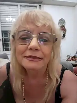 Snapshot of MatureElegantWidow chatting on April 3, 2026, 10:19 pm MatureElegantWidow online show from April 3, 2026, 10:19 pm