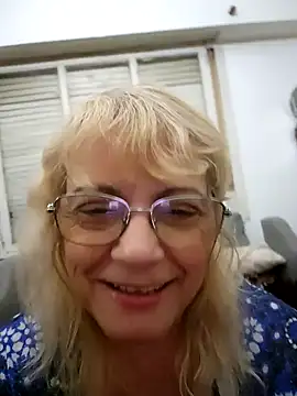 MatureElegantWidow online show from May 1, 2026, 2:05 am