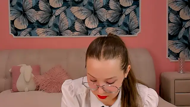 Snapshot of SYDNEY_DIAMONDS chatting on April 4, 2026, 3:53 pm SYDNEY DIAMONDS online show from April 4, 2026, 3:53 pm