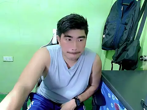 Snapshot of Hunkfireman chatting on May 15, 2026, 11:23 pm Hunkfireman online show from May 15, 2026, 11:23 pm