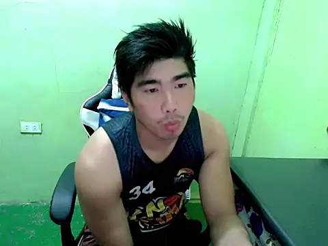 Snapshot of Hunkfireman chatting on July 5, 2026, 11:23 pm Hunkfireman online show from July 5, 2026, 11:23 pm