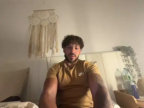 Snapshot of G970NE34 chatting on April 15, 2026, 7:32 pm G970NE34 online show from April 15, 2026, 7:32 pm