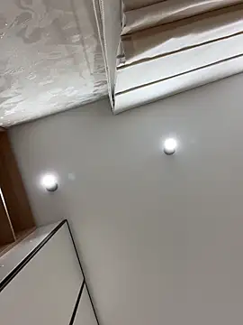 Snapshot of Viksipixi chatting on April 5, 2026, 5:43 pm Viksipixi online show from April 5, 2026, 5:43 pm