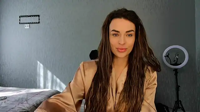 Kira  love1 online show from April 13, 2026, 7:14 am