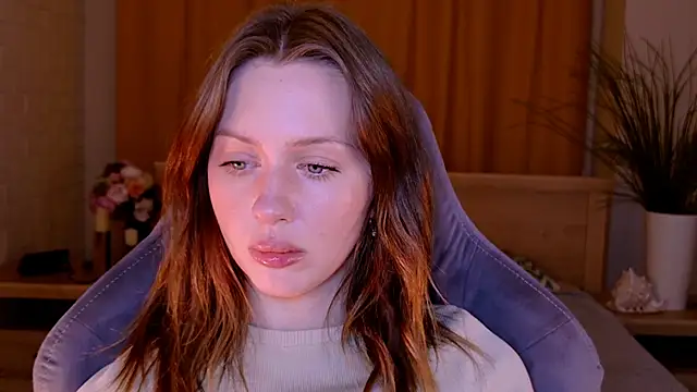 Snapshot of MeganClapp chatting on April 27, 2026, 5:27 am MeganClapp online show from April 27, 2026, 5:27 am