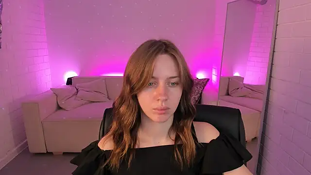 Snapshot of MeganClapp chatting on May 13, 2026, 6:22 am MeganClapp online show from May 13, 2026, 6:22 am