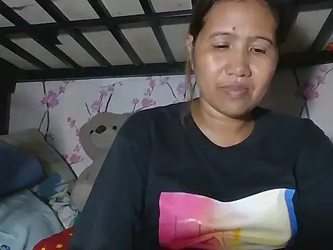  SweetSmile online show from May 4, 2026, 8:54 am