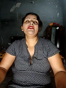 Snapshot of Riyashrma001 chatting on April 28, 2026, 4:45 pm Riyashrma001 online show from April 28, 2026, 4:45 pm