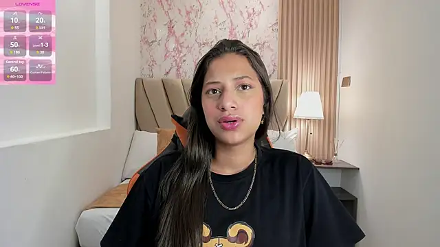 Snapshot of Atiena_ chatting on April 15, 2026, 6:48 pm Atiena online show from April 15, 2026, 6:48 pm