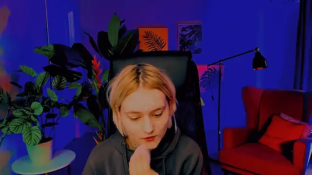 MicheleMarsh online show from April 17, 2026, 11:24 am