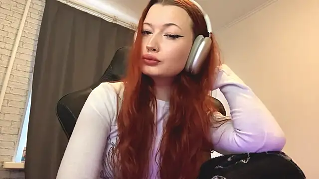 LaurenGoodhart online show from April 9, 2026, 3:17 pm