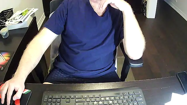 Shalun2000 online show from May 13, 2026, 11:33 pm