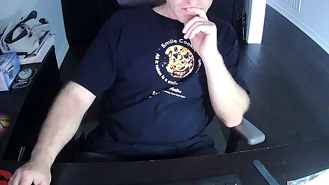Shalun2000 online show from May 23, 2026, 5:39 pm