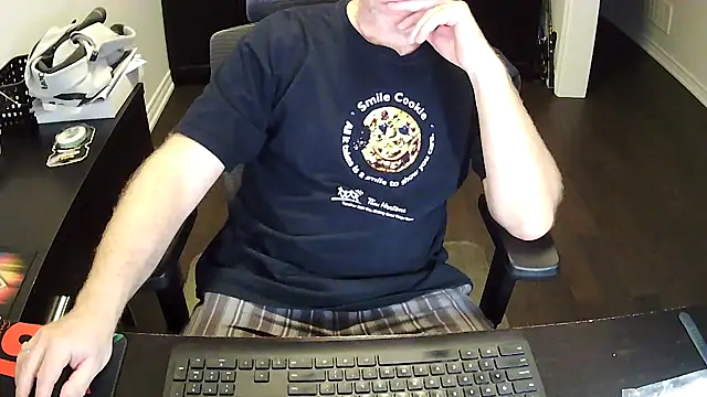 Shalun2000 online show from May 25, 2026, 3:12 am