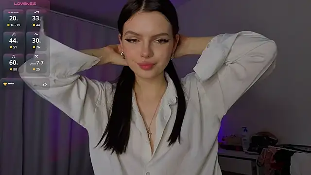 Snapshot of lillly_meow_ chatting on May 7, 2026, 9:20 pm lillly meow online show from May 7, 2026, 9:20 pm