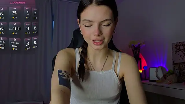 Snapshot of lillly_meow_ chatting on May 14, 2026, 6:26 pm lillly meow online show from May 14, 2026, 6:26 pm