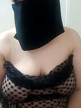 Snapshot of Amira_Egypt chatting on May 2, 2026, 10:26 pm Amira Egypt online show from May 2, 2026, 10:26 pm