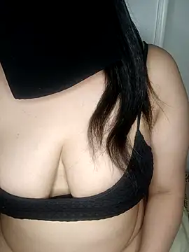 Snapshot of Amira_Egypt chatting on May 11, 2026, 9:34 pm Amira Egypt online show from May 11, 2026, 9:34 pm