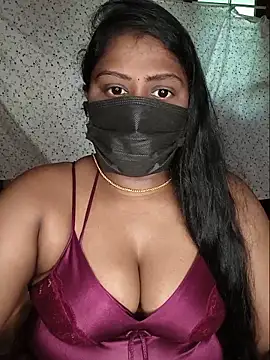 Snapshot of Romantic_Woman chatting on May 16, 2026, 6:43 am Romantic Woman online show from May 16, 2026, 6:43 am