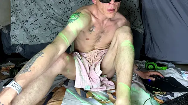 Snapshot of Lulituns chatting on April 4, 2026, 5:38 am Lulituns online show from April 4, 2026, 5:38 am