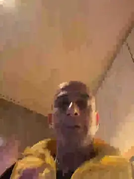 Snapshot of tubeton chatting on May 6, 2026, 9:09 pm tubeton online show from May 6, 2026, 9:09 pm