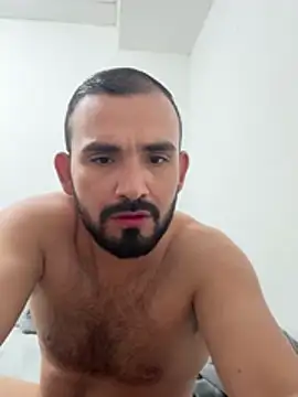 Snapshot of big_bearman chatting on April 10, 2026, 10:47 pm big bearman online show from April 10, 2026, 10:47 pm