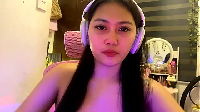 Snapshot of GlindaDejardin chatting on May 22, 2026, 5:40 pm GlindaDejardin online show from May 22, 2026, 5:40 pm