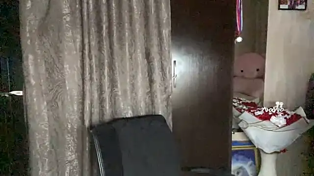 Snapshot of SophieNiktashu chatting on April 5, 2026, 12:13 pm SophieNiktashu online show from April 5, 2026, 12:13 pm