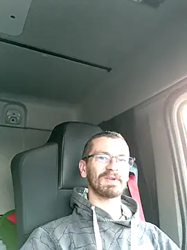 Snapshot of jozsi1995 chatting on April 10, 2026, 5:34 am jozsi1995 online show from April 10, 2026, 5:34 am