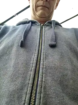 Frosting1957 online show from April 12, 2026, 7:35 am