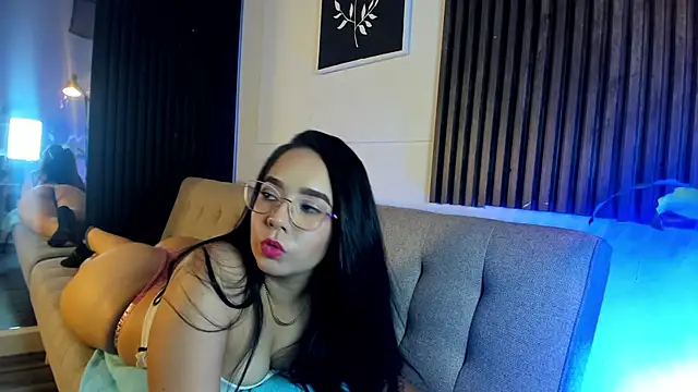Snapshot of Miia_Deluxe chatting on April 24, 2026, 3:09 am Miia Deluxe online show from April 24, 2026, 3:09 am